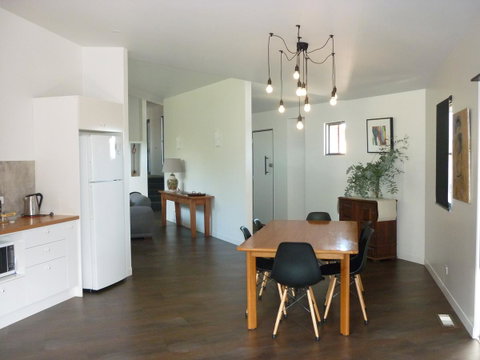 Saje\'s House & Pod - Accommodation Newcastle 4