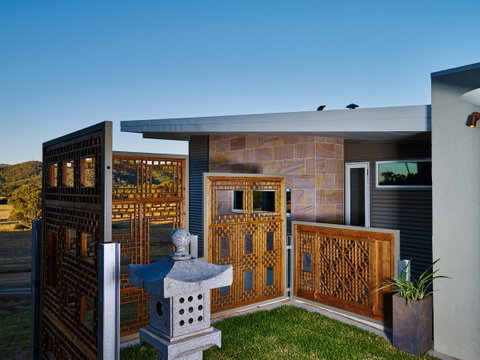 Panoramia Villas - Accommodation Newcastle 7