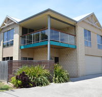 Ocean View Beach house - Accommodation Newcastle