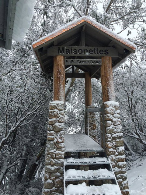 Maisonettes Falls Creek - Accommodation Newcastle 1