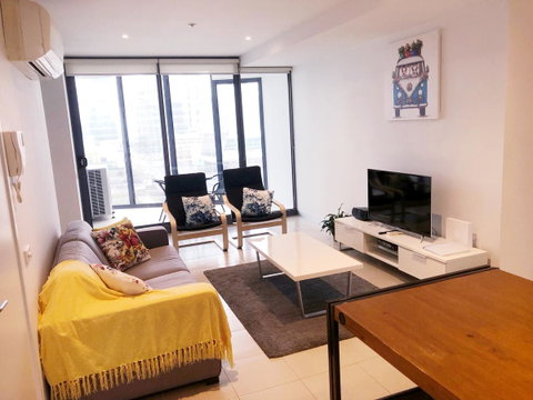 Trendy City Pad Melbourne - Accommodation Newcastle 5