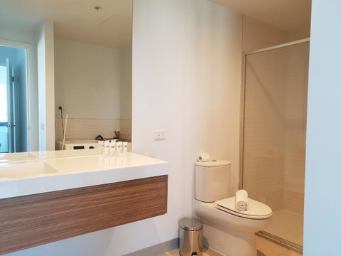 Trendy City Pad Melbourne - Accommodation Newcastle 14