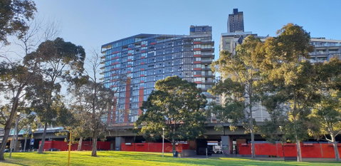 Trendy City Pad Melbourne - Accommodation Newcastle 17