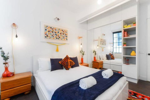 Spacious Designer Warehouse Melbourne CBD Apartment - Accommodation Newcastle 6