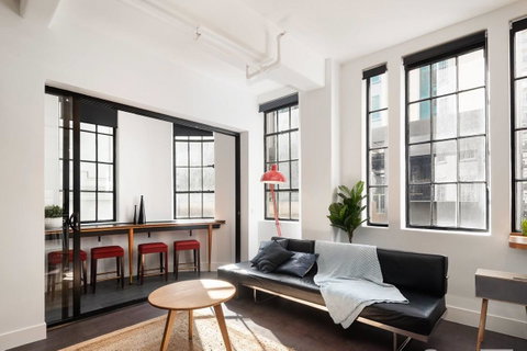 Spacious Designer Warehouse Melbourne CBD Apartment - Accommodation Newcastle 2