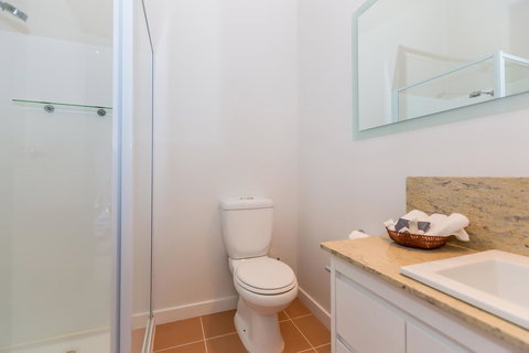 Cottages For Couples - Accommodation Newcastle 12