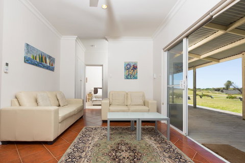 Cottages For Couples - Accommodation Newcastle 28