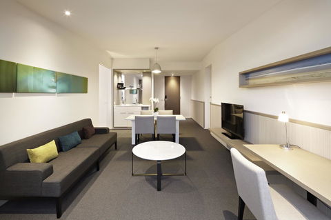 Quarters At Flinders Hotel - Accommodation Newcastle 4