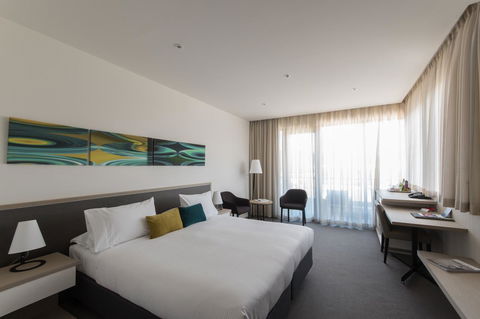 Quarters At Flinders Hotel - Accommodation Newcastle 2