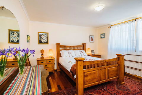 The Blue Beach House - Accommodation Newcastle 3
