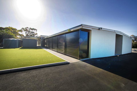 The Bunkhouse - Accommodation Newcastle 0