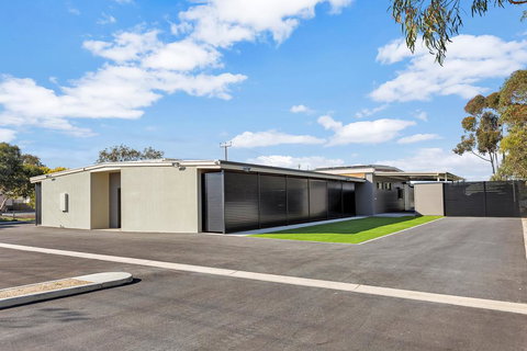 The Bunkhouse - Accommodation Newcastle 2