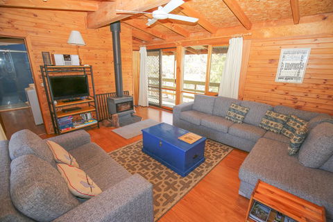 The Cabin - Accommodation Newcastle 1