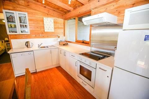 The Cabin - Accommodation Newcastle 3