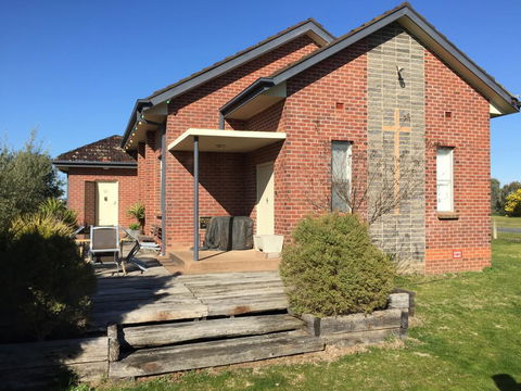 The Church Retreat - Accommodation Newcastle 0
