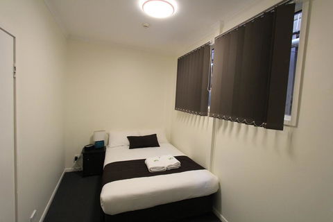 The Cliff House - Accommodation Newcastle 3