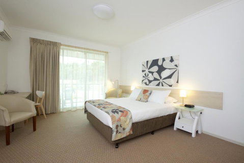 The Coast Motel - Accommodation Newcastle 3
