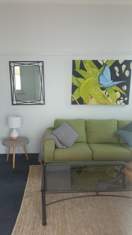 The Cottage - Accommodation Newcastle 3