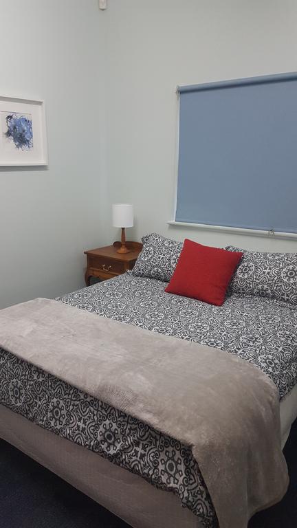 The Cottage - Accommodation Newcastle 2