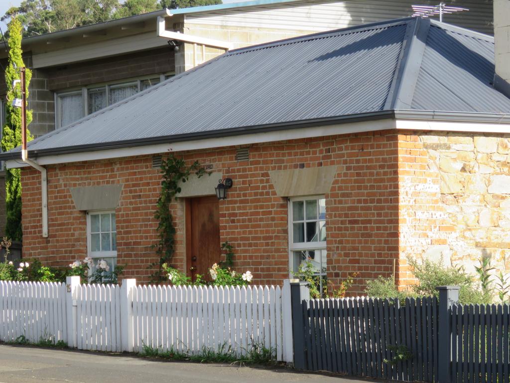 Hobart ACT Accommodation Newcastle