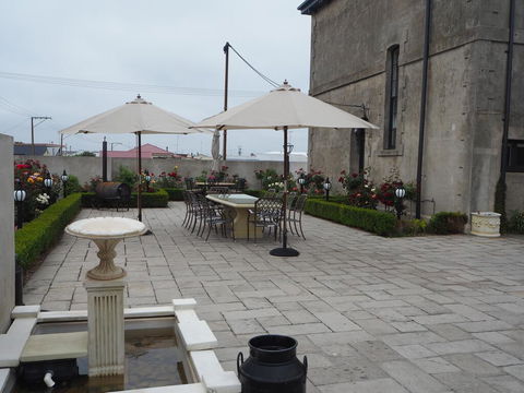 The Customs House B & B - Accommodation Newcastle 2