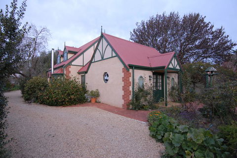 The Dove Cote - Accommodation Newcastle 0