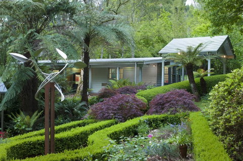 The Gallery B&B Olinda - Accommodation Newcastle 3