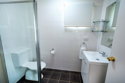 The Leprechaun Resort - Accommodation Newcastle 2