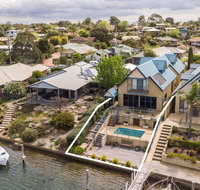 The Loft - Waterfront with Private Pool - Accommodation Newcastle