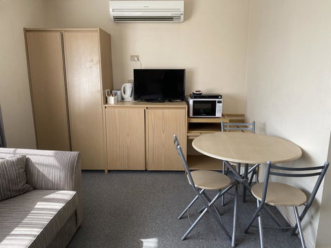 The Major Mitchell Motel - Accommodation Newcastle 3