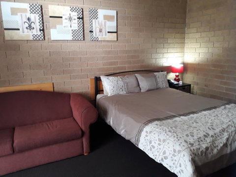 The Moe Motor Inn - Accommodation Newcastle 2
