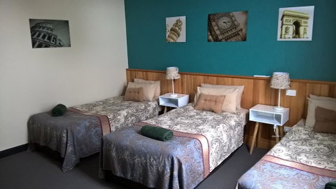 The Moe Motor Inn - Accommodation Newcastle 3