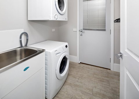 The Mountain House - Accommodation Newcastle 1