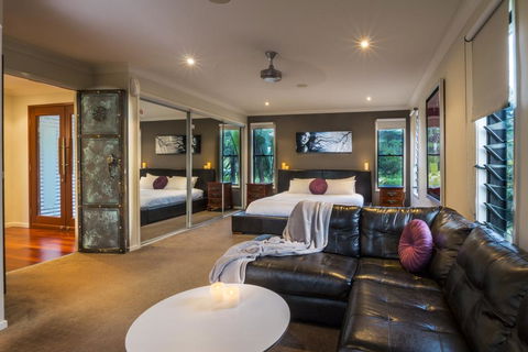 The Mountain View Retreat - Accommodation Newcastle 1
