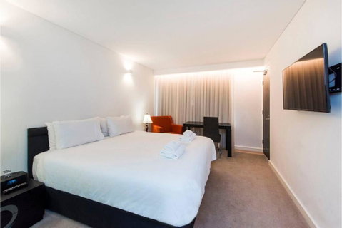 The Nest - Spacious Studio On Newcastle St With Roof Terrace - Accommodation Newcastle 0