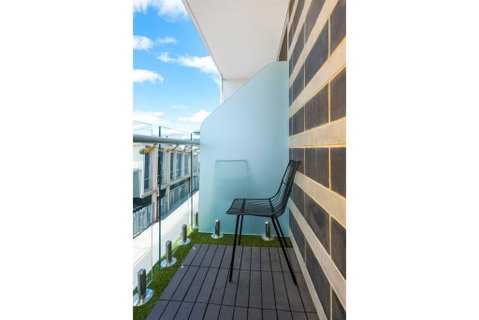 The Nest - Spacious Studio On Newcastle St With Roof Terrace - Accommodation Newcastle 1