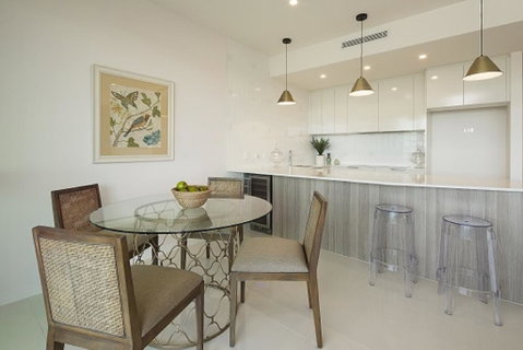 The Princess Bride - Executive 3BR Bulimba Apartment With Balcony In Central Location - Accommodation Newcastle 2