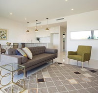 The Princess Bride - Executive 3BR Bulimba Apartment with Balcony in Central Location - Accommodation Newcastle