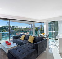 The Princess of Bulimba - Executive 3BR Bulimba Apartment with Large Balcony Next to Oxford St - Accommodation Newcastle