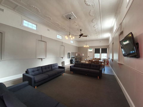 The Royal Hotel - Accommodation Newcastle 3