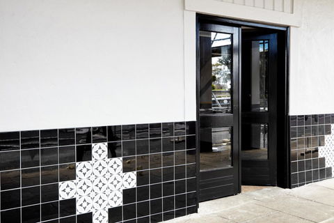 The Royal Hotel, Drouin - Accommodation Newcastle 3