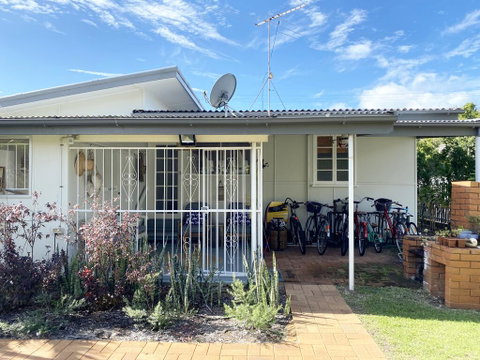 The Shack - Accommodation Newcastle 0