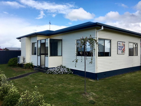 The Tickled Trout - Accommodation Newcastle 1