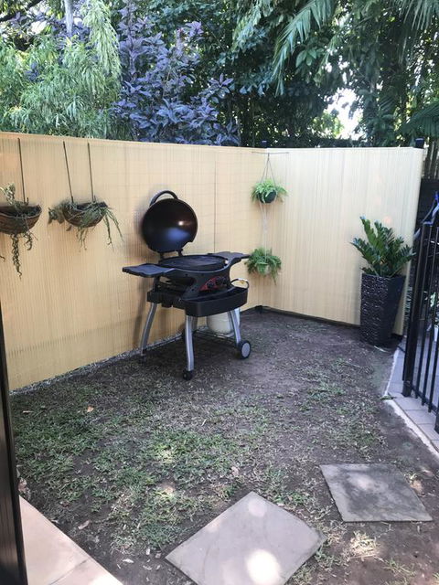 The Tropical Sanctuary - Accommodation Newcastle 2