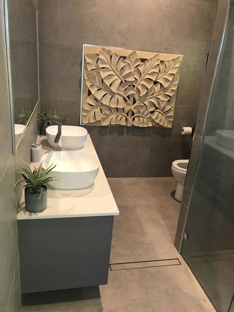 The Tropical Sanctuary - Accommodation Newcastle 3