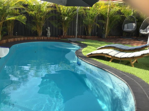 The Turret House - The Entire Middle Level - Accommodation Newcastle 3