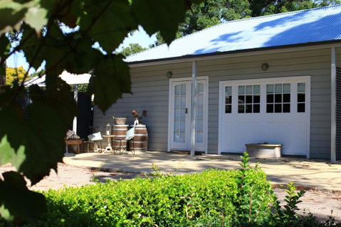 The Villa - Accommodation Newcastle 0