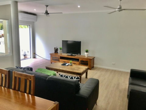 The Villas Palm Cove - Accommodation Newcastle 3