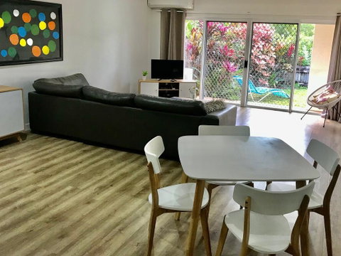The Villas Palm Cove - Accommodation Newcastle 2