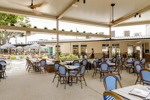 The Waterloo Bay Hotel - Accommodation Newcastle 2